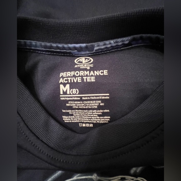 ATHLETIC WORKS BOYS LONG SLEEVE SIZE MEDIUM (8) SHIRT. - Picture 4 of 4